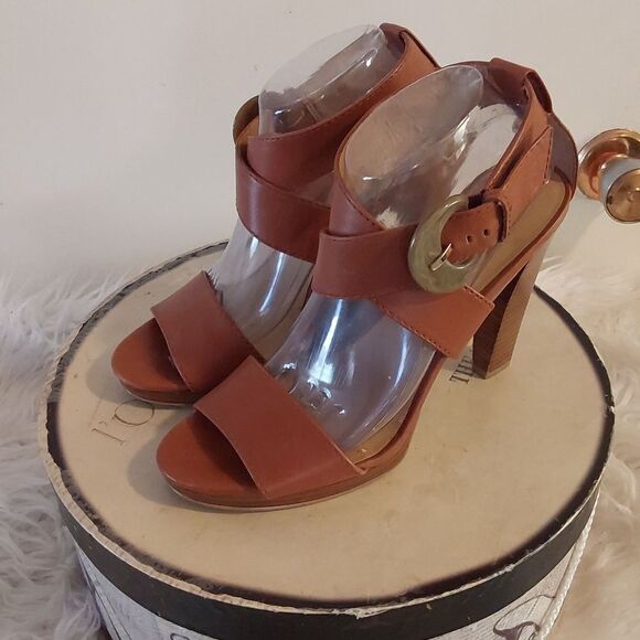 - Bandolino Leather Strap Open Toe High Heels - Picture 2 of 11